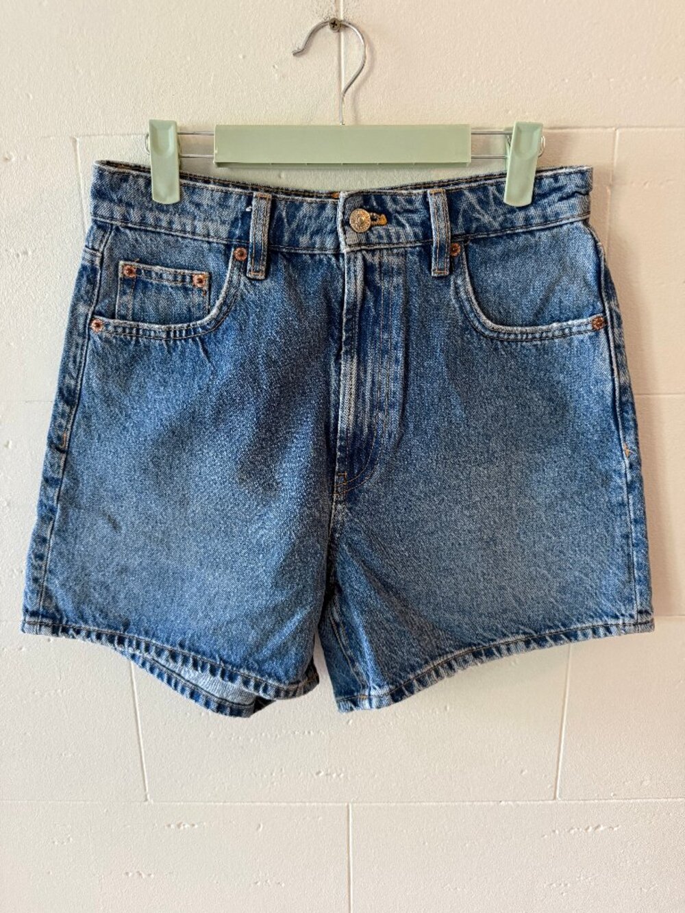 Zara | Medium Wash High Waisted Denim Shorts | Size 6